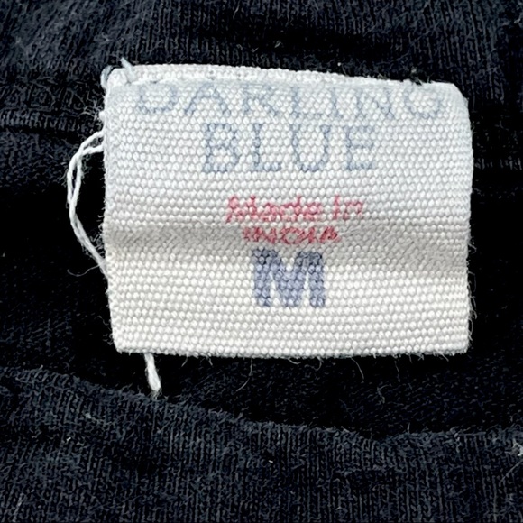 Darling Blue size medium cropped short sleeve black shirt with red & green roses - Picture 8 of 8